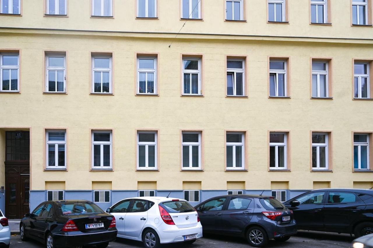 Elegant Duplex Danube Canal Виена Екстериор снимка